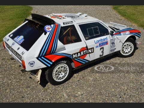 Lancia Delta S4 Rally livrea Martini asta