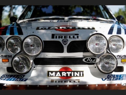 Lancia Delta S4 Rally livrea Martini asta