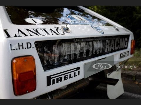 Lancia Delta S4 Rally livrea Martini asta