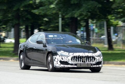 Maserati Ghibli nuovo restyling foto spia