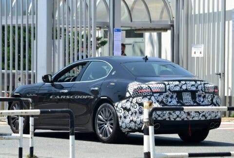 Maserati Ghibli nuovo restyling foto spia