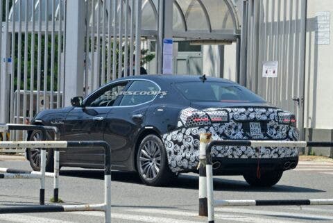 Maserati Ghibli nuovo restyling foto spia