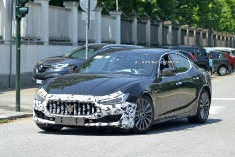 Maserati Ghibli nuovo restyling foto spia