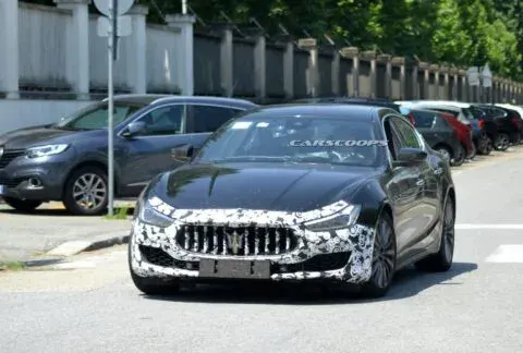 Maserati Ghibli nuovo restyling foto spia