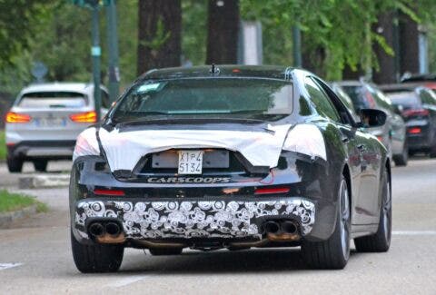 Maserati Ghibli nuovo restyling foto spia