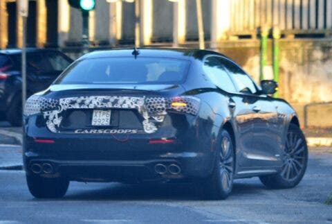 Maserati Ghibli nuovo restyling foto spia