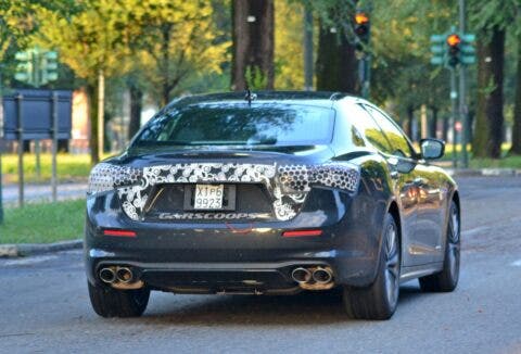 Maserati Ghibli nuovo restyling foto spia