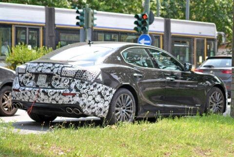 Maserati Ghibli nuovo restyling foto spia