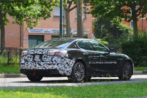 Maserati Ghibli nuovo restyling foto spia