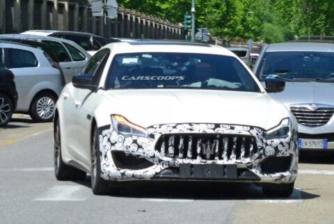 Maserati Quattroporte 2021 ultime foto spia