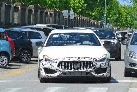 Maserati Quattroporte 2021 ultime foto spia