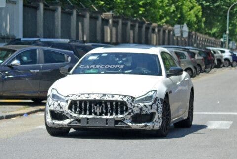 Maserati Quattroporte 2021 ultime foto spia