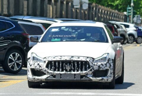 Maserati Quattroporte 2021 ultime foto spia