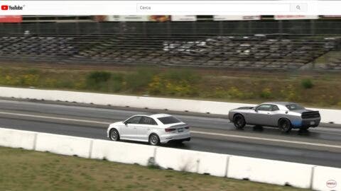 Dodge Challenger SRT Hellcat vs Audi RS3 drag race