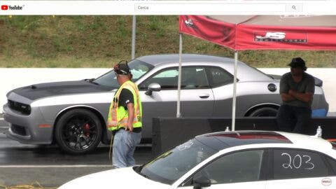 Dodge Challenger SRT Hellcat vs Audi RS3 drag race