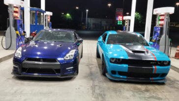 Dodge Challenger SRT Hellcat vs Nissan GT-R drag race