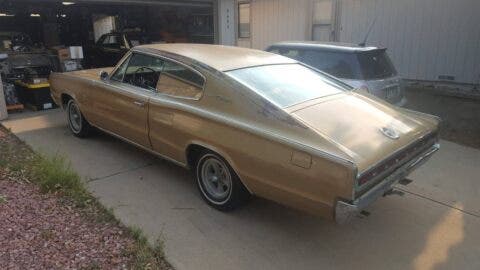 Dodge Charger 1967 oro