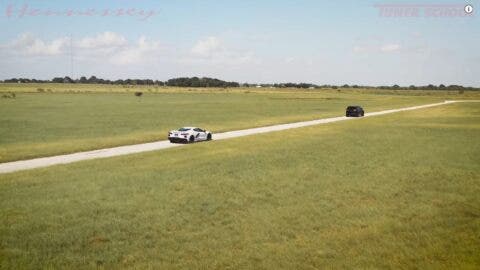 Jeep Grand Cherokee Trackhawk vs Corvette C8 drag race