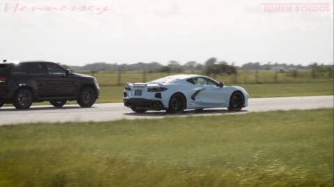 Jeep Grand Cherokee Trackhawk vs Corvette C8 drag race