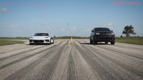 Jeep Grand Cherokee Trackhawk vs Corvette C8 drag race