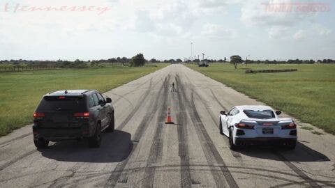 Jeep Grand Cherokee Trackhawk vs Corvette C8 drag race