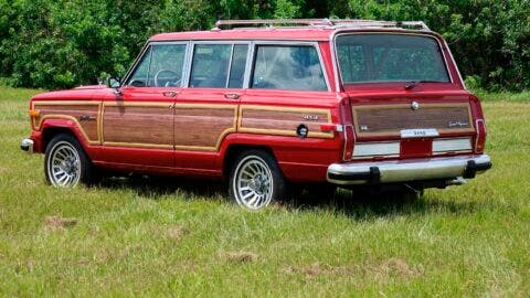 Jeep Grand Wagoneer Hellcat