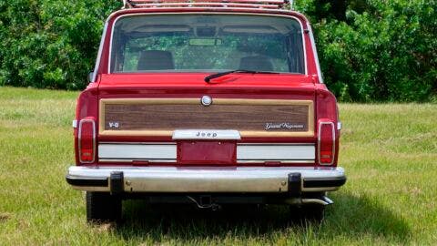 Jeep Grand Wagoneer Hellcat