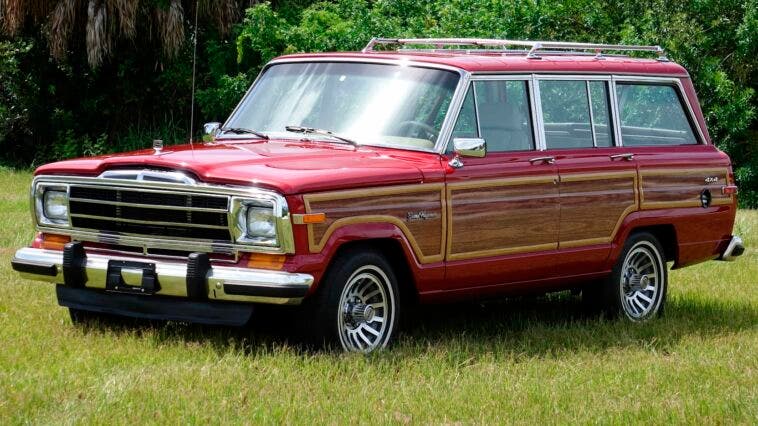 Jeep Grand Wagoneer Hellcat