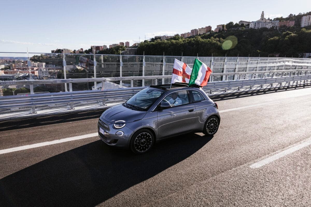 Nuova Fiat 500 Elettrica ponte San Giorgio Genova