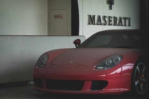 Porsche Carrera GT abbandonata