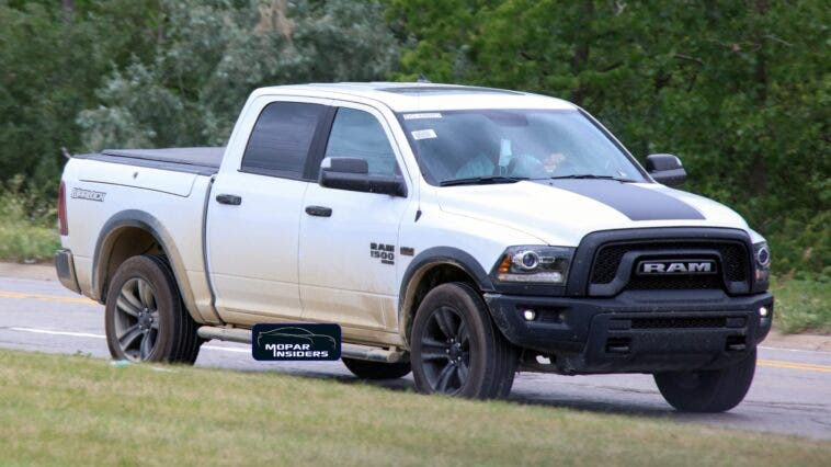 Ram 1500 Classic Warlock 2021 foto spia