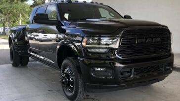 Ram Heavy Duty Limited Black 2020 foto