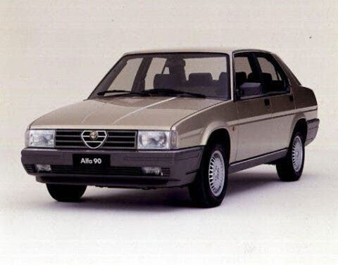 Alfa 90 grigia