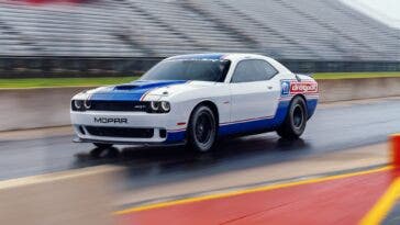 Dodge Challenger Mopar Drag Pak 2021