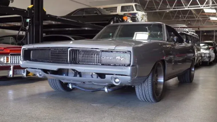 Dodge Charger restomod Uribe Performance