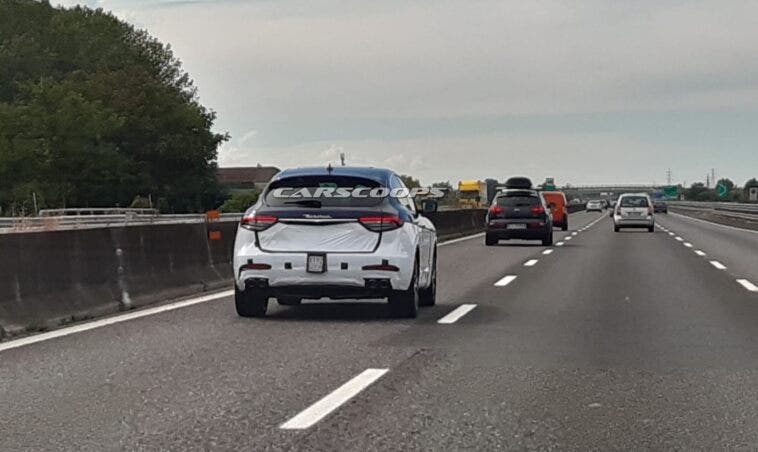 Maserati Levante 2021 foto spia Italia