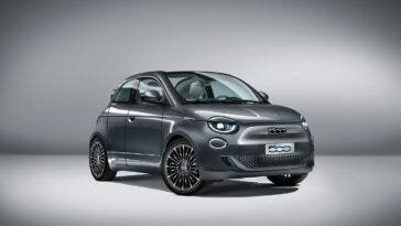 Nuova Fiat 500 Elettrica porta in più render