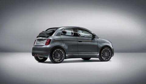 Nuova Fiat 500 Elettrica porta in più render