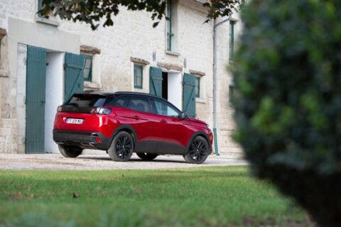 Nuova Peugeot 3008 Black Pack