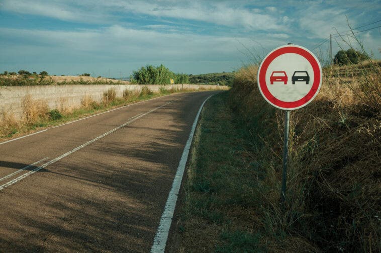 agente fuori servizio in divisa