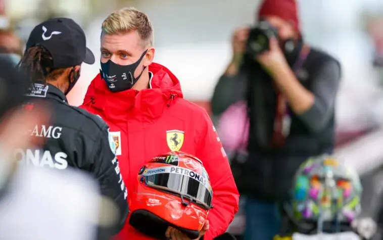 Mick Schumacher e Lewis Hamilton