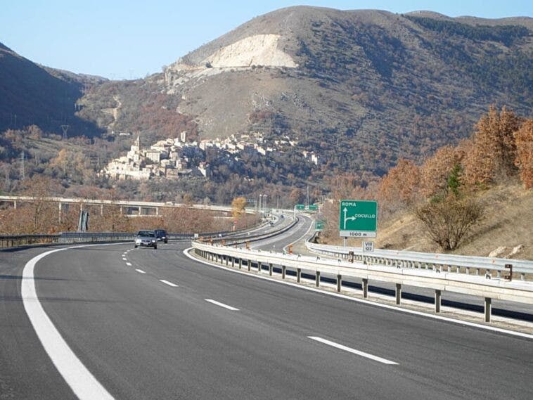 Autostrada_A25