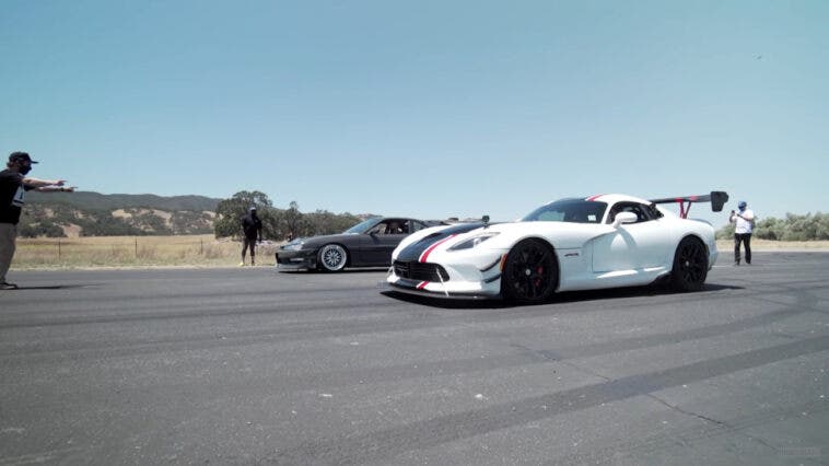 Dodge Viper ACR vs Nissan 240SX drag race