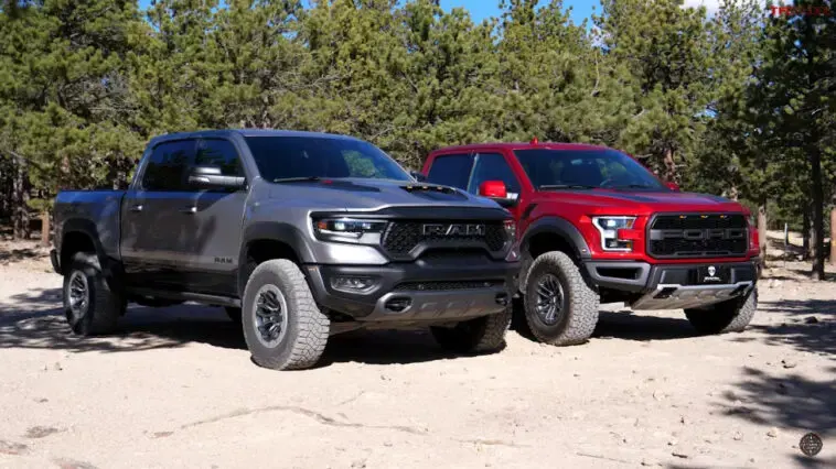 Ram 1500 TRX vs Ford F-150 Raptor sfida off-road