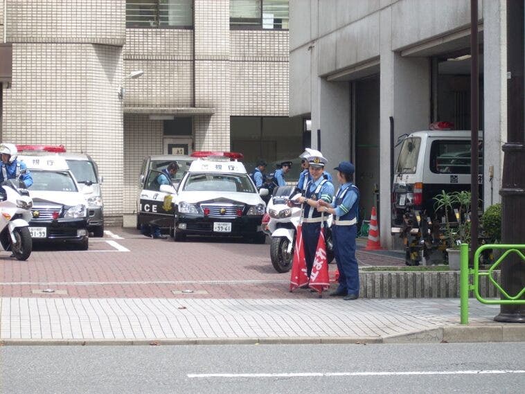 Rubare Auto Polizia Giapponese