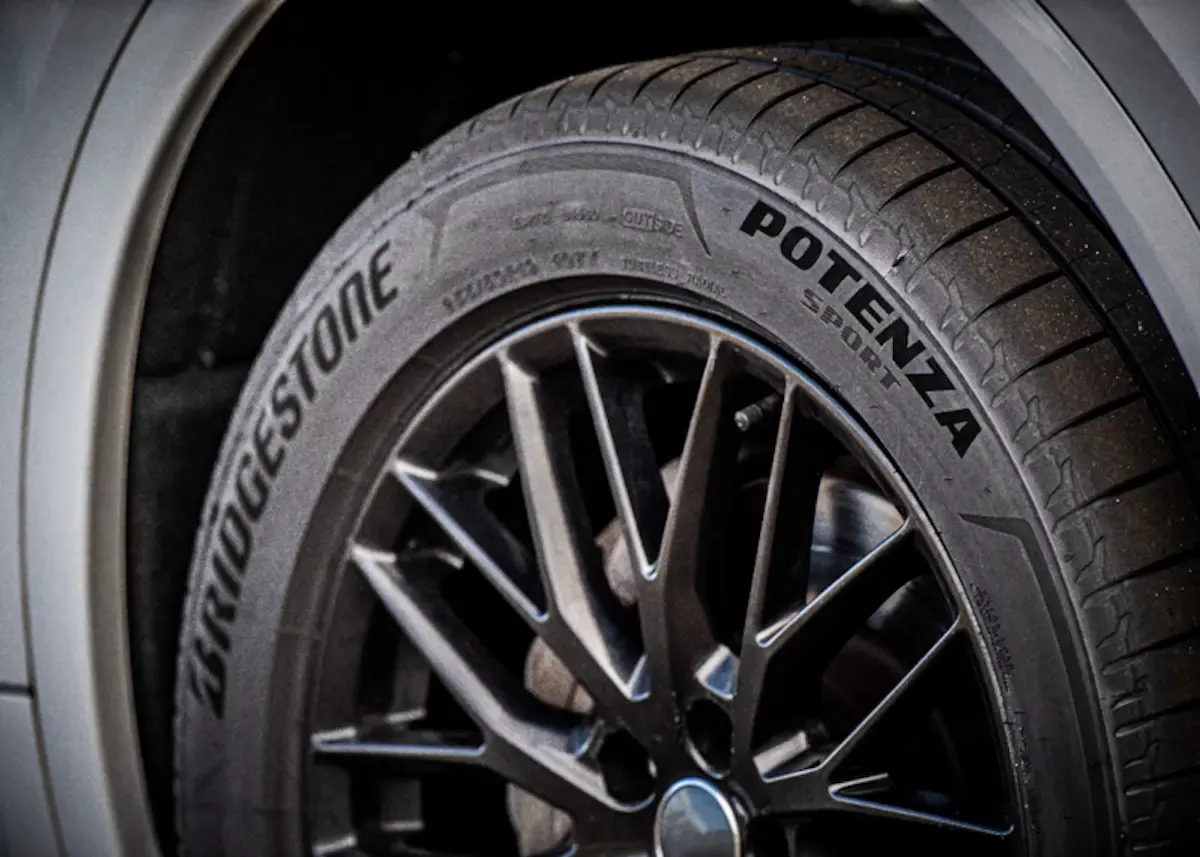 Bridgestone presenta il nuovo Potenza Sport per la Maserati MC20 ...