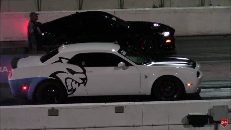 Dodge Challenger SRT Hellcat Redeye vs Shelby GT500 drag race