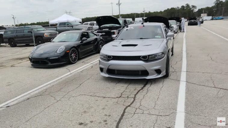 Dodge Charger SRT Hellcat vs Porsche 911 Turbo S drag race