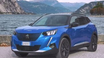 Nuova Peugeot e-2008 lago Como