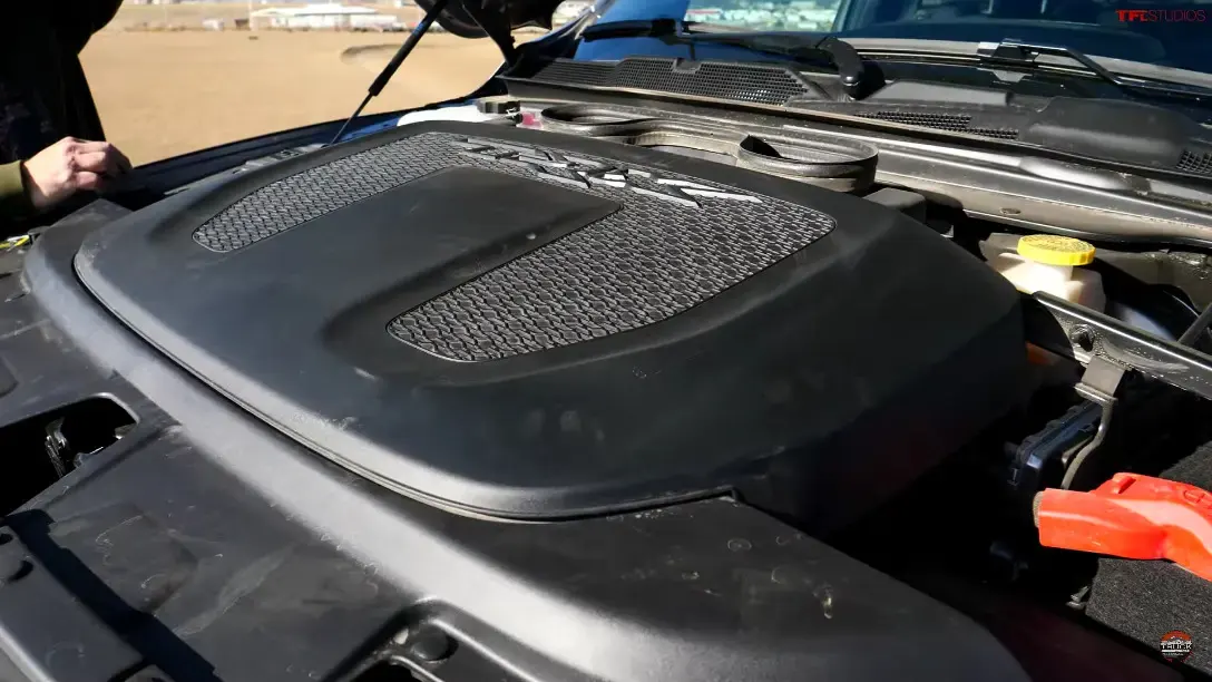 Ram 1500 TRX vs Can-Am Maverick X3 Turbo RR drag race